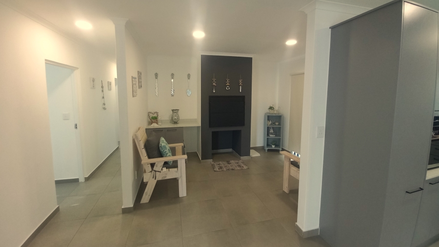 4 Bedroom Property for Sale in Sandy Point Western Cape